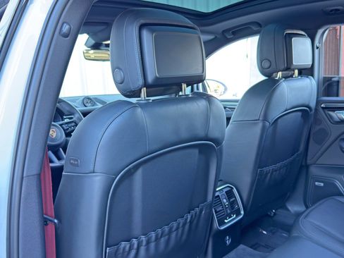 Used 2023 Porsche Macan image 37