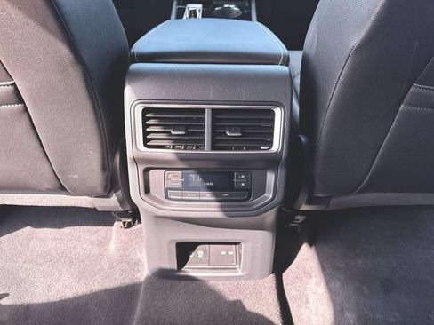 Used 2025 Volkswagen Atlas SE AWD/4WD image 20