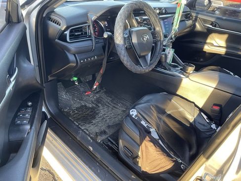 Used 2019 Toyota Camry XSE image 9