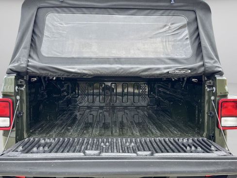 Used 2022 Jeep Gladiator Overland w/ Popular Equipment Package AWD/4WD image 14