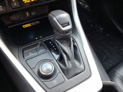 Certified 2022 Toyota RAV4 XSE image 15