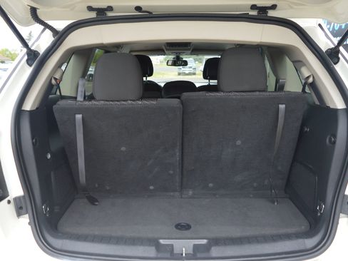 Used 2019 Dodge Journey SE w/ Connectivity Group FWD image 9