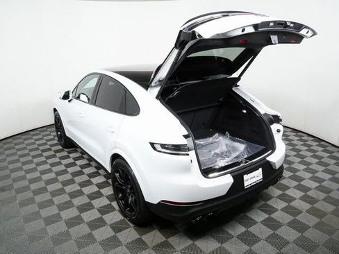 New 2026 Porsche Cayenne Coupe image 34