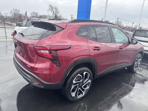 Used 2024 Chevrolet Trax RS w/ Sunroof Package image 6