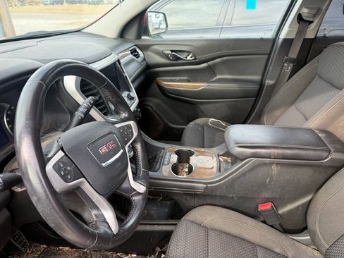 Used 2020 GMC Acadia SLE w/ LPO, Floor Liner Package image 2