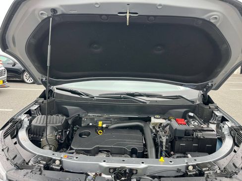 Used 2025 Chevrolet Equinox LT FWD image 32