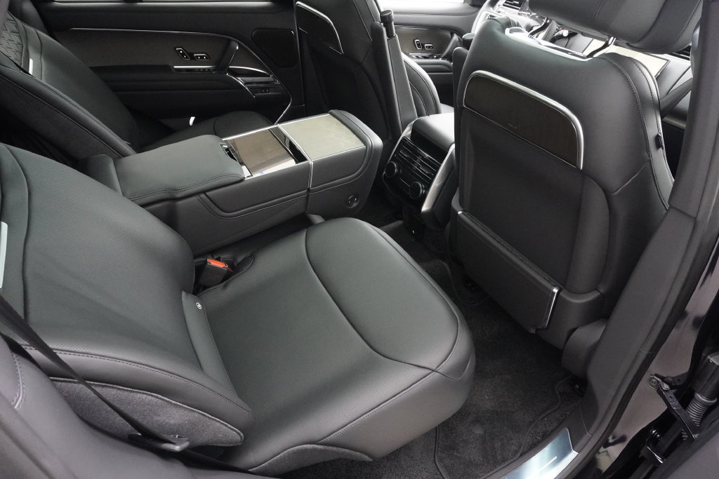 New 2026 Land Rover Range Rover SV AWD/4WD image 29