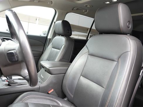 Used 2020 Chevrolet Traverse Premier w/ Redline Edition image 17