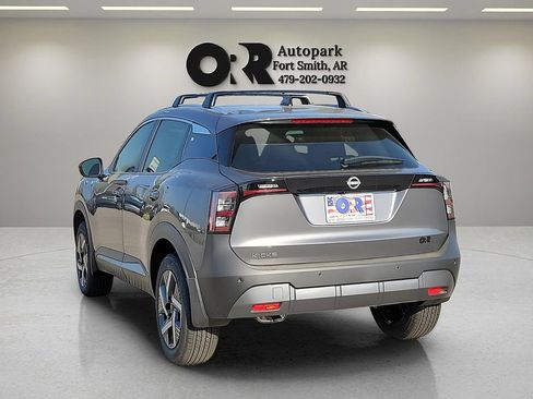 Used 2026 Nissan Kicks SV w/ Cold Weather Package FWD image 4