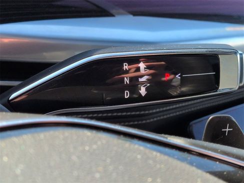 Certified 2025 Cadillac Escalade Premium Luxury image 14