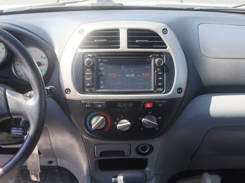Used 2003 Toyota RAV4 4WD image 4