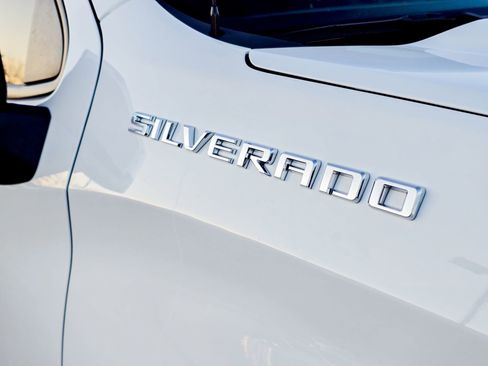 Used 2023 Chevrolet Silverado 1500 LT w/ Convenience Package II image 9