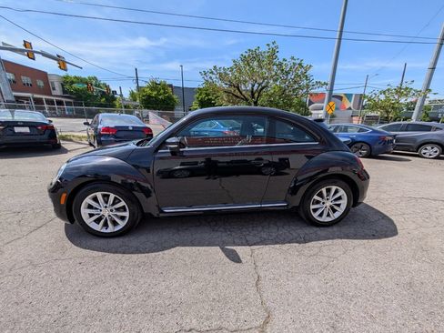 Used 2019 Volkswagen Beetle 2.0T SE FWD image 9