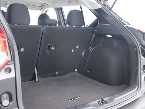 Used 2020 Nissan Kicks S FWD image 39