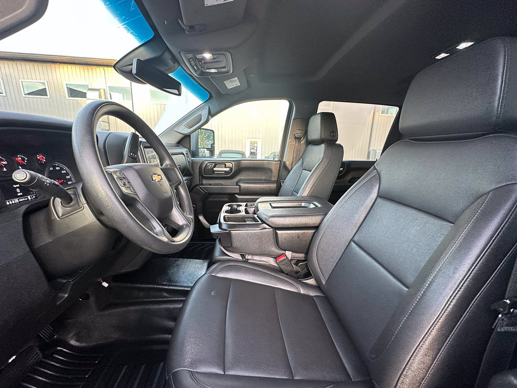 Used 2025 Chevrolet Silverado 2500 W/T w/ WT Convenience Package AWD/4WD image 3