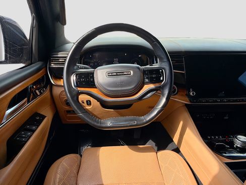 Used 2022 Jeep Grand Wagoneer Series III image 18