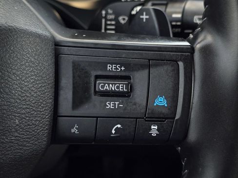 Used 2025 Nissan Rogue SV FWD image 21