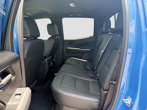 Used 2025 Chevrolet Colorado Trail Boss AWD/4WD image 19