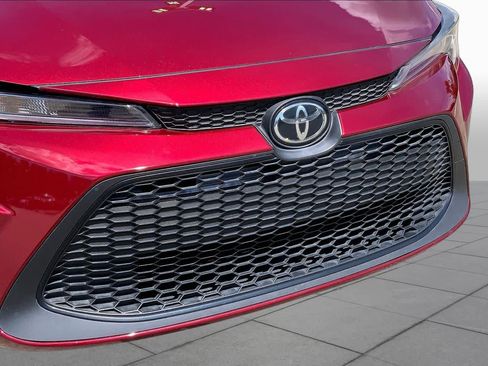 Used 2022 Toyota Corolla LE FWD image 31