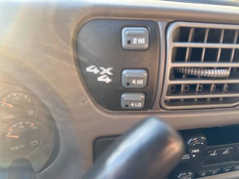 Used 2002 GMC Sonoma SLS w/ Marketing Option Pkg image 20