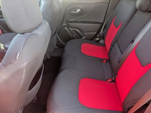 Used 2022 Jeep Renegade Latitude w/ Convenience Group image 19