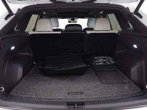 Used 2024 Volkswagen Atlas Cross Sport SEL Premium R-Line image 18