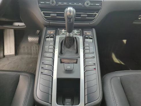 Used 2021 Porsche Macan image 15