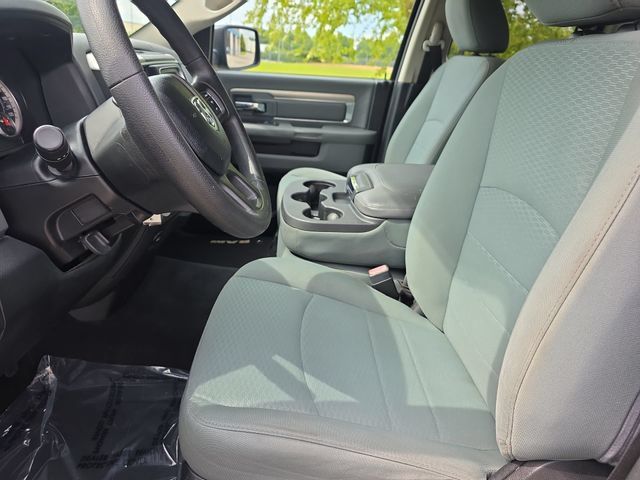 Used 2016 RAM 1500 Classic SLT RWD image 16