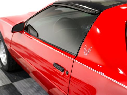 Used 1989 Pontiac Firebird Formula RWD image 6