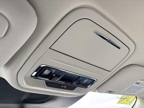 New 2026 Lincoln Aviator 2WD w/ Jet Appearance Package image 30