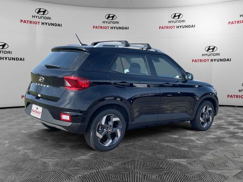 New 2026 Hyundai Venue SEL FWD image 7