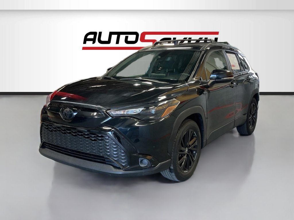 Used 2024 Toyota Corolla Cross AWD Hybrid w/ Moonroof Package image 3