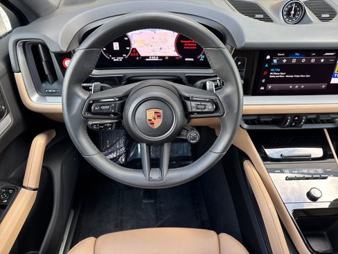 Certified 2025 Porsche Cayenne image 16
