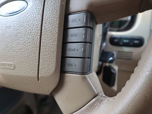 Used 2006 Ford F150 Lariat image 22