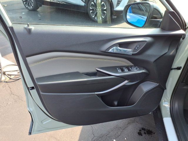 New 2026 Chevrolet Trax ACTIV FWD image 10