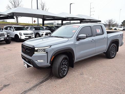 Used 2022 Nissan Frontier PRO-4X w/ Pro-4X Premium Package image 3