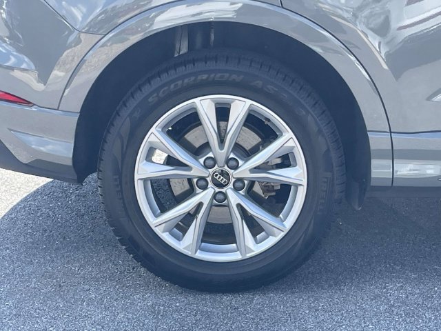 Certified 2025 Audi Q3 2.0T Premium AWD/4WD image 9