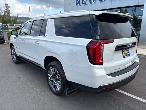 Used 2024 GMC Yukon XL Denali Ultimate AWD/4WD image 5