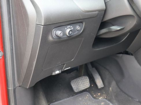Used 2020 Buick Encore GX Essence w/ Experience Buick Package FWD image 23