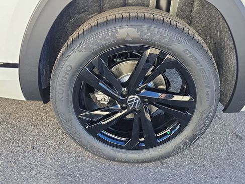 New 2026 Volkswagen Atlas Cross Sport SEL R-Line AWD/4WD image 21