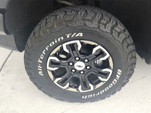 Used 2023 Chevrolet Silverado 1500 ZR2 w/ Technology Package image 31