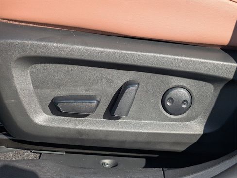 New 2025 Mitsubishi Outlander SEL image 22