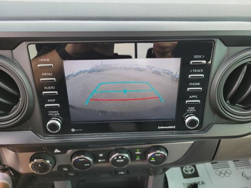 Used 2021 Toyota Tacoma SR AWD/4WD image 16