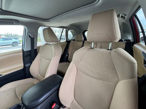 Used 2019 Toyota RAV4 XLE image 13