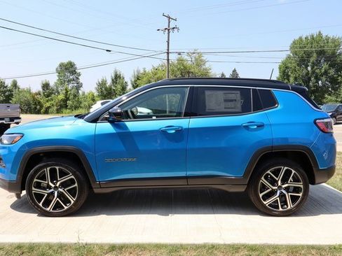 New 2025 Jeep Compass Limited image 26