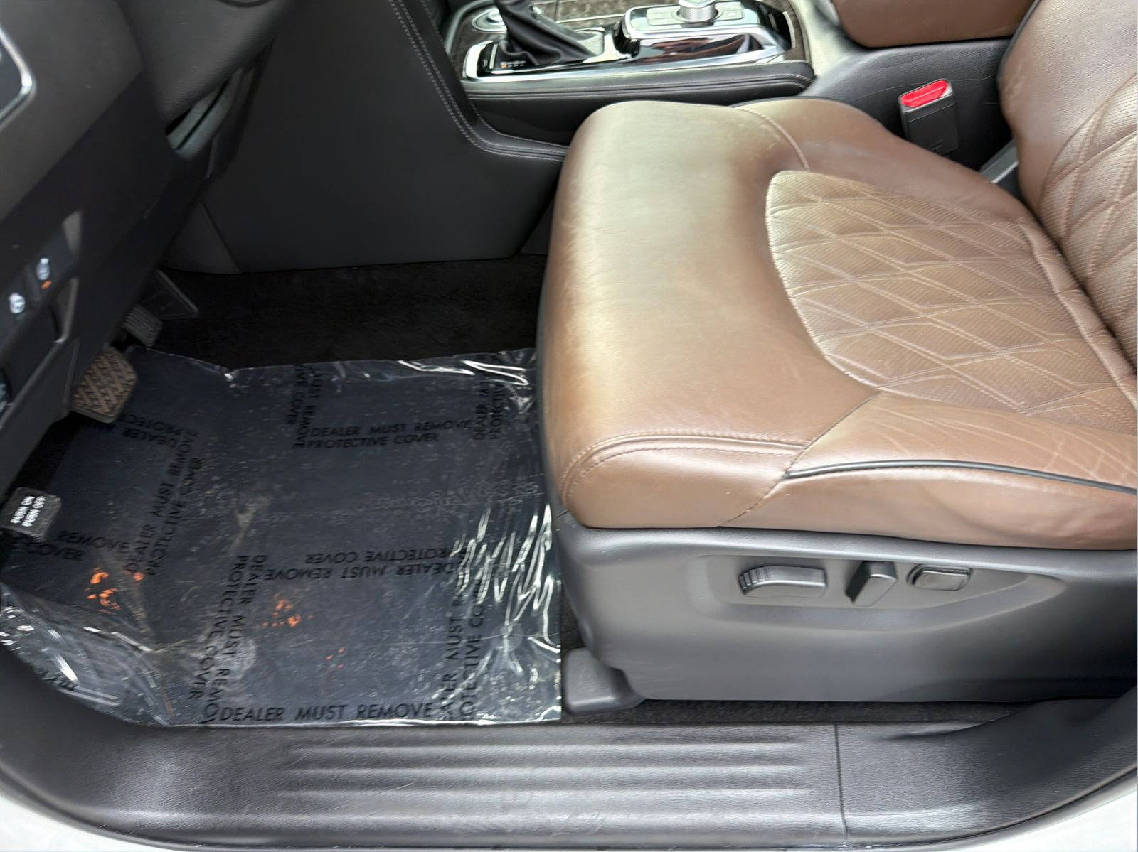 Used 2022 Nissan Armada Platinum w/ Captain's Chairs Package RWD image 31