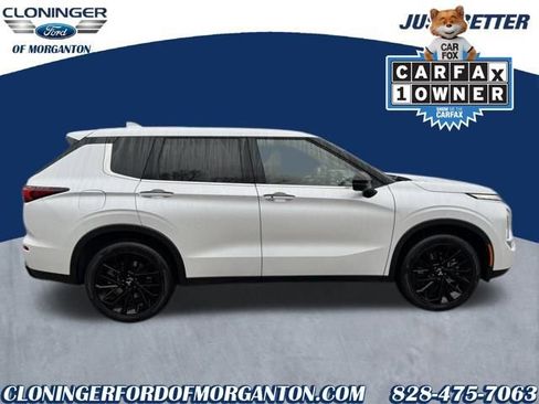 Used 2024 Mitsubishi Outlander SE Black Edition image 14