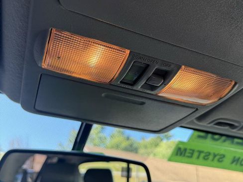 Used 2014 Nissan Frontier SL w/ SL Moonroof Package AWD/4WD image 14