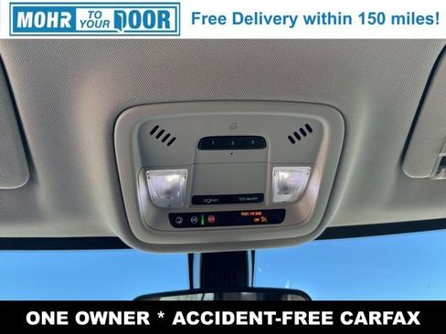 Used 2021 Chevrolet Traverse LT image 21