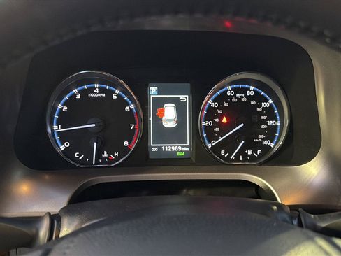 Used 2018 Toyota RAV4 Limited FWD image 22